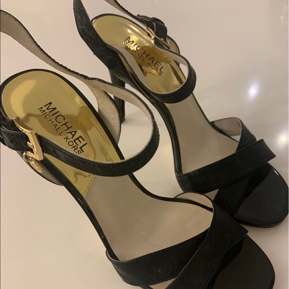 Heels - Picture 2 of 3